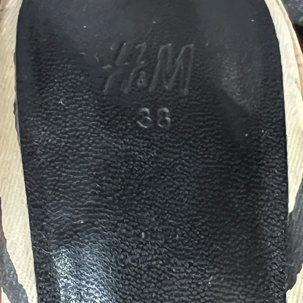 293. H&M Platform Sandals Zebra Print 38/8